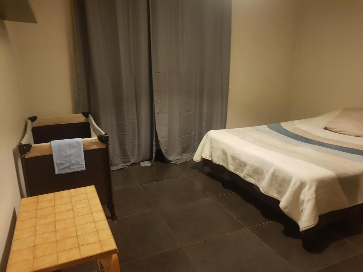 Grand Appartement Fonctionnel Et Calme Sur Lyon8 A 2 Pas Du Metro Eksteriør billede