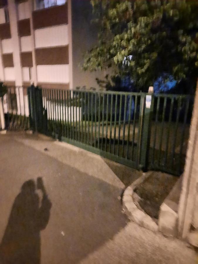 Grand Appartement Fonctionnel Et Calme Sur Lyon8 A 2 Pas Du Metro Eksteriør billede